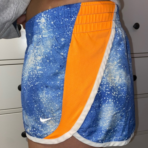 Nike Workout Shorts - Picture 6 of 7